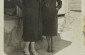 Kretinga, Lituania. Ben Zion Bernstein como soldado durante una visita. Su hermana Rivka a su derecha. 26 de mayo de 1939. © Yad Vashem