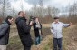 The Yahad team with a witness at one of the execution sites. ©Les Kasyanov/Yahad - In Unum