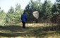 Stanislovas V., born in 1930, near the execution site of the Svėdasai Jews, murdered in the Old Jewish cemetery on the outskirts of Svėdasai. ©Cristian Monterroso/Yahad - In Unum