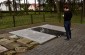 In addition to the monument dedicated to the 70 victims inside, a commemorative plaque at the cemetery gate honors the Jewish residents of Siemiatycze and its vicinity who were murdered by German forces during the occupation. ©Cristian Monterroso/Yahad